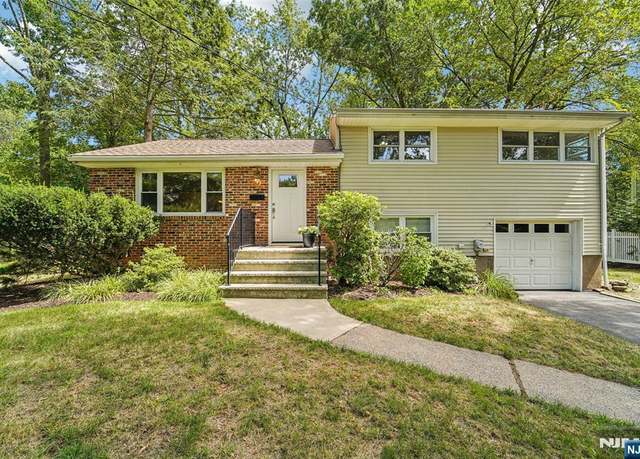Property at 12 Spruce Pl, Ho-ho-kus, NJ 07423, 3 beds, 1.5 baths