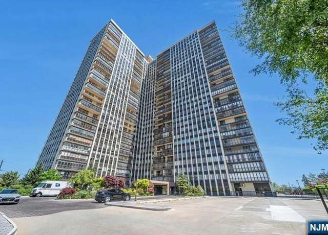 Property at 300 Winston Dr #2918, Cliffside Park, NJ 07010, 2 beds, 2 baths