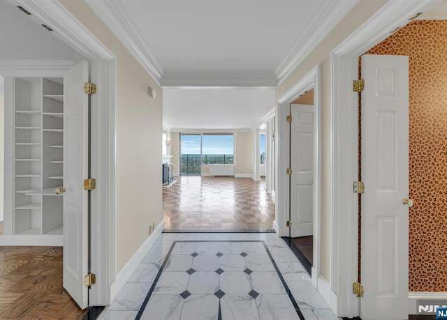 Property at 1530 Palisade Ave Unit 23C, Fort Lee, NJ 07024, 1 bed, 1.5 baths