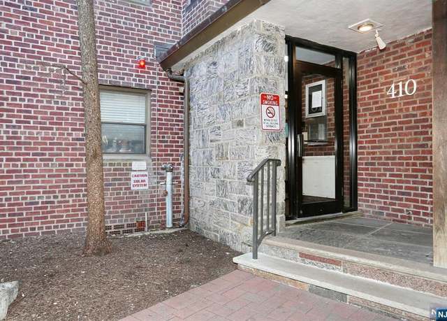 Property at 400-410 Park Pl, Fort Lee, NJ 07024, 1 bath