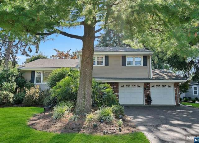 Property at 357 Oradell Ave, Oradell, NJ 07649, 3 beds, 2.5 baths
