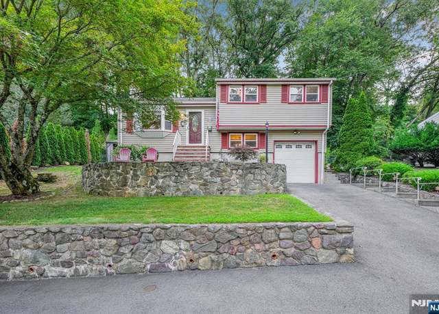 Property at 95 Knolls Rd, Bloomingdale, NJ 07403, 4 beds, 1.5 baths