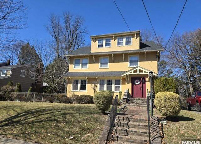 Property at 206 Hillcrest Ave, Leonia, NJ 07605, 7 beds, 3.5 baths