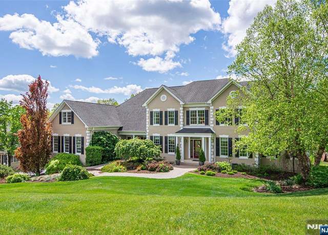 Property at 39 Crown View Ct, Sparta, NJ 07871, 5 beds, 6 baths