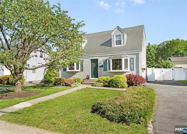 Property at 254 Lincoln Ave, Elmwood Park, NJ 07407, 2 beds, 2 baths