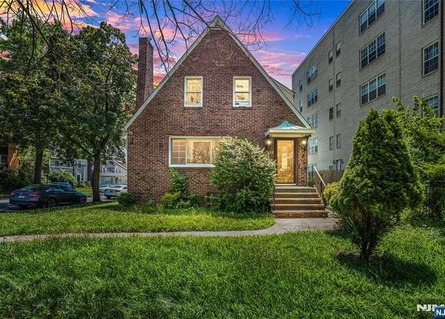 Property at 384 Harrison St, East Orange, NJ 07018, 3 beds, 2.5 baths