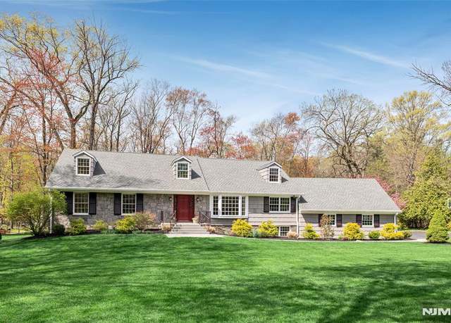 Property at 550 Eastgate Rd, Ho-ho-kus, NJ 07423, 6 beds, 4.5 baths