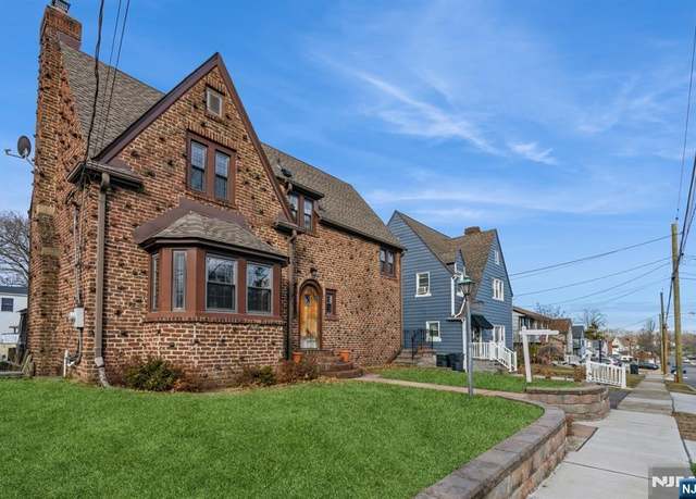 Property at 132 Elder Ave, Bergenfield, NJ 07621, 3 beds, 2 baths