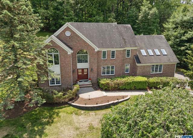 Property at 18 Rosewood Ln, Denville Township, NJ 07834, 6 beds, 4 baths