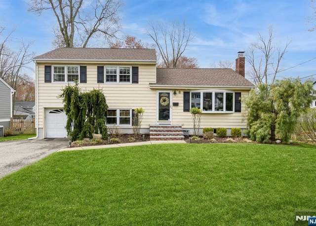Property at 8 Hampton Ter, Livingston, NJ 07039, 3 beds, 2.5 baths