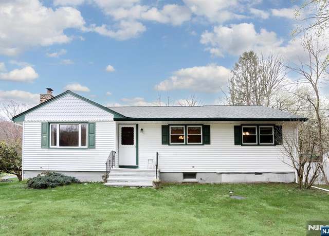 Property at 480 Stonetown Rd, Ringwood, NJ 07456, 3 beds, 2 baths