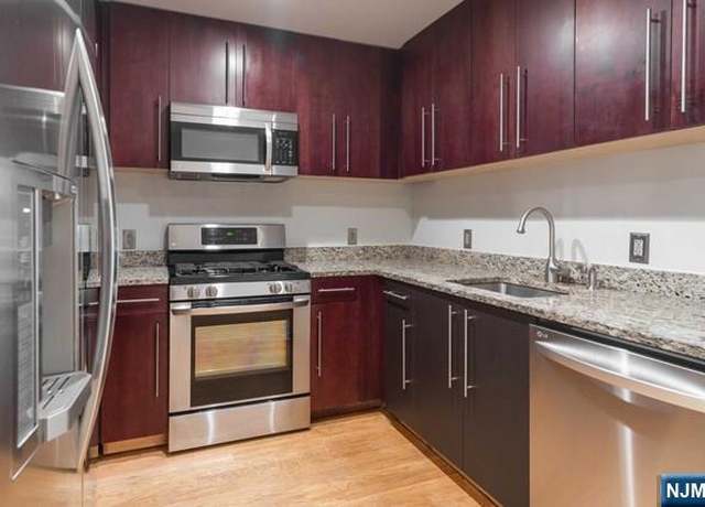 Property at 812 Hudson Park #812, Edgewater, NJ 07020, 2 beds, 2 baths