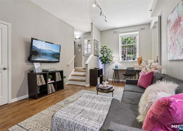Property at 186 Wayne St #106, Jersey City, NJ 07302, 2 beds, 2 baths