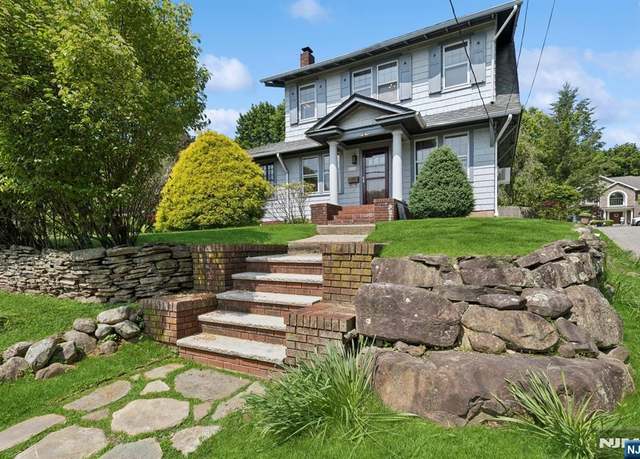 Property at 115 Lafayette Ave, Park Ridge, NJ 07656, 3 beds, 2.5 baths