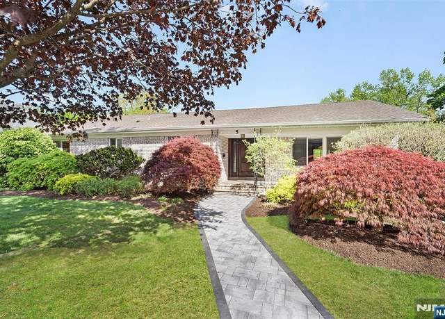 Property at 5 Stone Dr, West Orange, NJ 07052, 4 beds, 3.5 baths