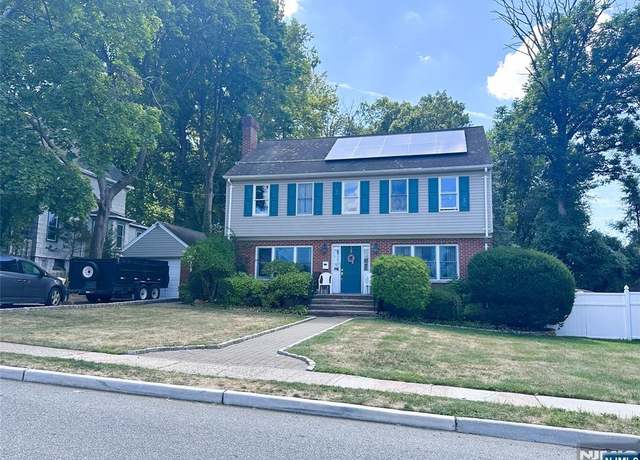 Property at 136 W Central Ave, Bergenfield, NJ 07621, 5 beds, 2.5 baths