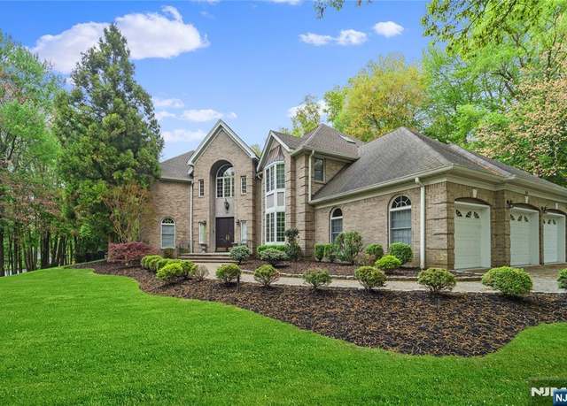 Property at 54 Mohawk Ave, Norwood, NJ 07648, 6 beds, 6 baths