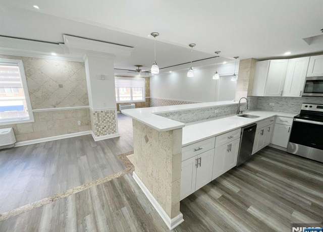 Property at 6106 City Pl #6106, Edgewater, NJ 07020, 2 beds, 2 baths
