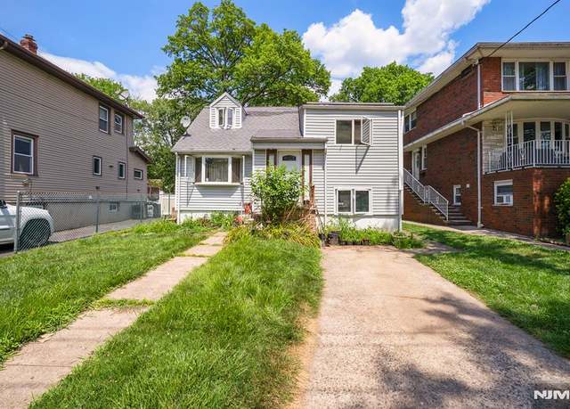 Property at 735 Clark Ave, Ridgefield, NJ 07657, 3 beds, 1 bath