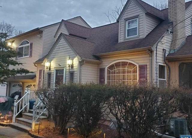 Property at 27 Grandview Dr, Wayne, NJ 07470, 4 beds, 3 baths