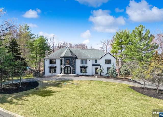 Property at 707 Surrey Ln, Franklin Lakes, NJ 07417, 6 beds, 6.5 baths