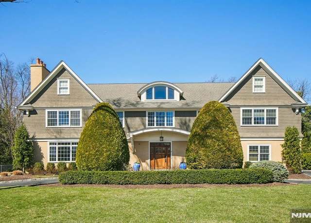Property at 9 Tulane Dr, Livingston, NJ 07039, 5 beds, 6 baths