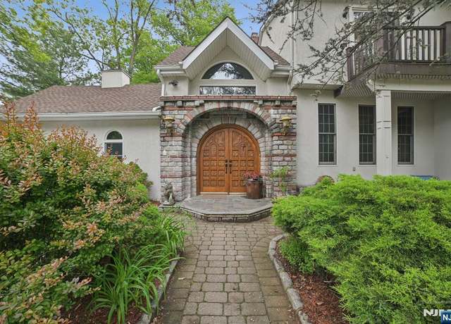 Property at 41-21 Dunkerhook Rd, Fair Lawn, NJ 07410, 3 beds, 3.5 baths