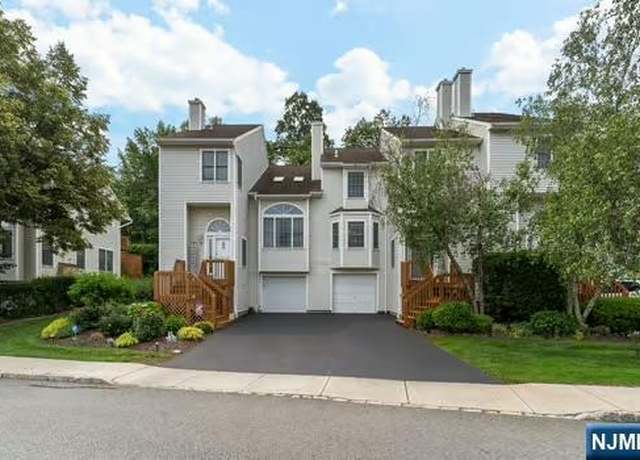 Property at 32 Ryan Ln #1208, Lincoln Park Borough, NJ 07035, 2 beds, 2.5 baths