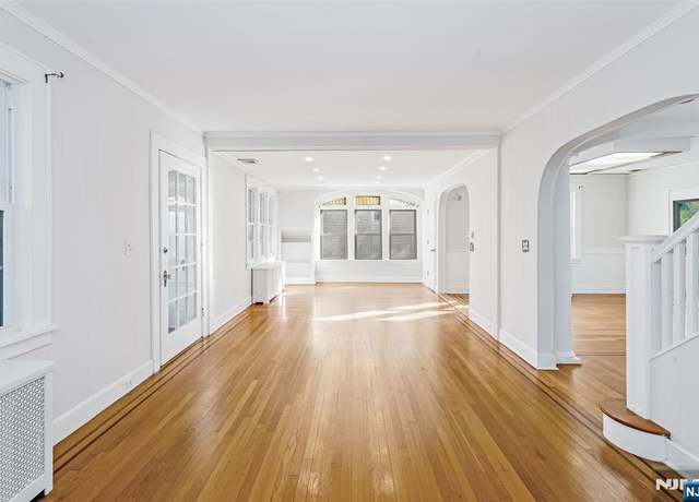 Property at 982 Queen Anne Rd, Teaneck, NJ 07666, 3 beds, 2.5 baths