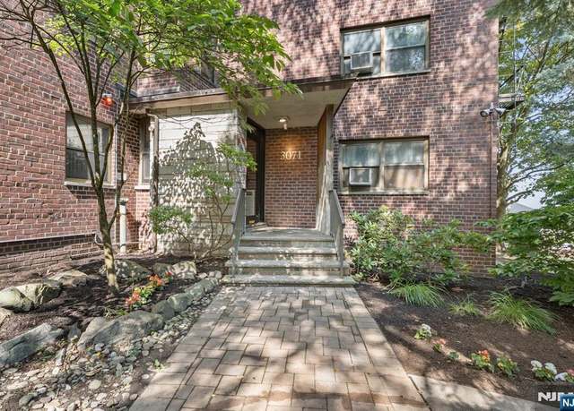Property at 3071 Edwin Ave Unit 5C, Fort Lee, NJ 07024, 2 beds, 1 bath