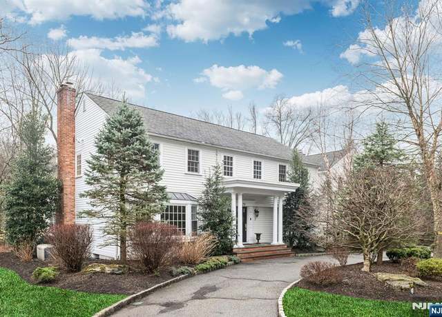 Property at 79 Berkeley Dr, Tenafly, NJ 07670, 6 beds, 4.5 baths