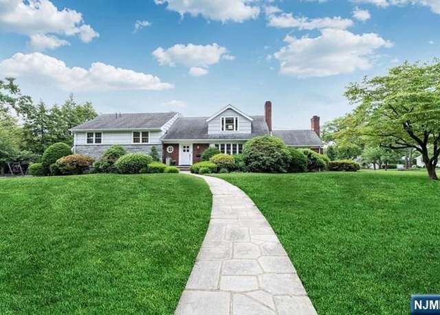 Property at 32 Lowell Rd, Glen Rock, NJ 07452, 4 beds, 4 baths