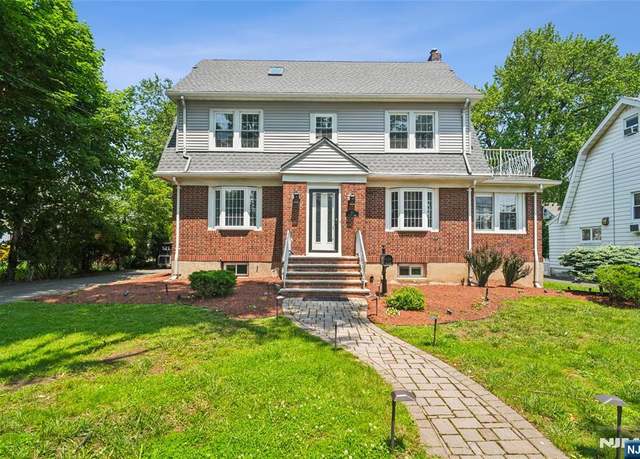 Property at 217 Grayson Pl, Teaneck, NJ 07666, 4 beds, 2.5 baths
