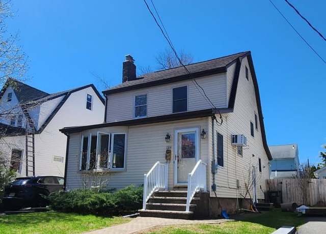 Property at 194 Elder Ave, Bergenfield, NJ 07621, 3 beds, 1.5 baths
