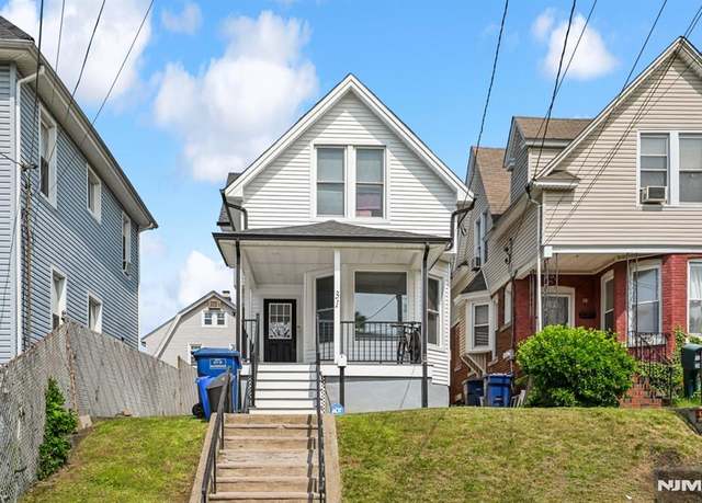 Property at 31 Vanderbeck Pl, Hackensack, NJ 07601, 3 beds, 1.5 baths