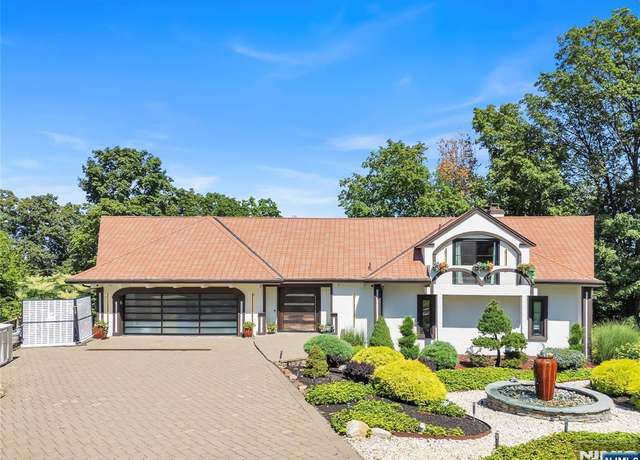 Property at 18 Fairview Dr, North Caldwell, NJ 07006, 5 beds, 4.5 baths