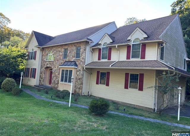 Property at 515 Saddle River Rd, Upper Saddle River, NJ 07458, 4 beds, 2.5 baths