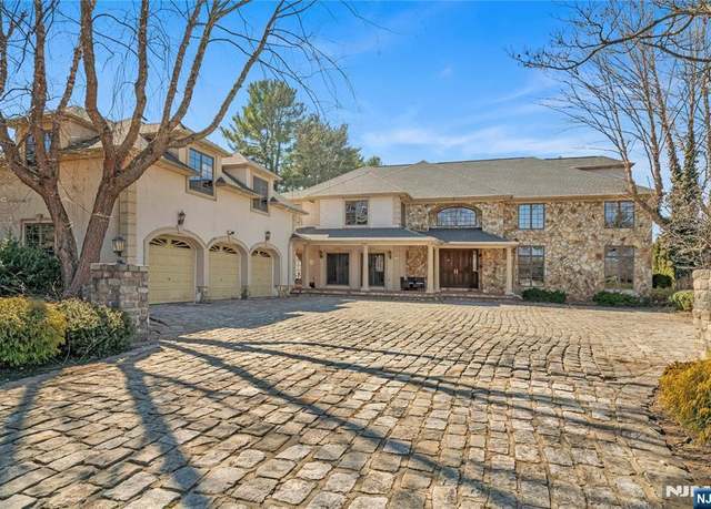 Property at 21 Jorgenson Ln, Fairfield, NJ 07004, 5 beds, 4.5 baths