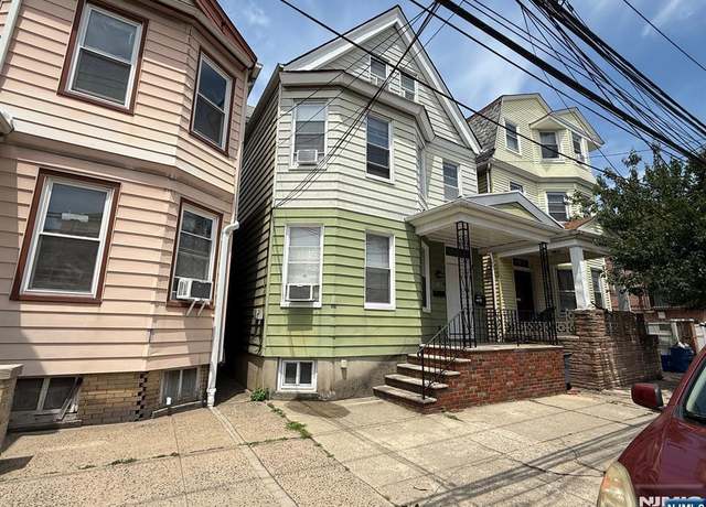 Property at 16 Ann St, Harrison, NJ 07029, 6 beds, 2.5 baths