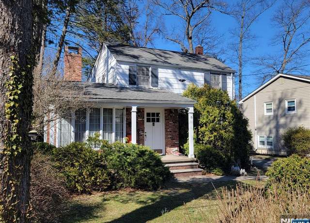 Property at 75 Ridgewald Ave, Waldwick, NJ 07463, 3 beds, 1.5 baths
