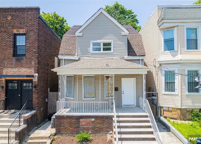 Property at 475 20th St, Irvington, NJ 07111, 4 beds, 2.5 baths