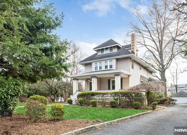 Property at 204 Park Ave, Leonia, NJ 07605, 4 beds, 4 baths