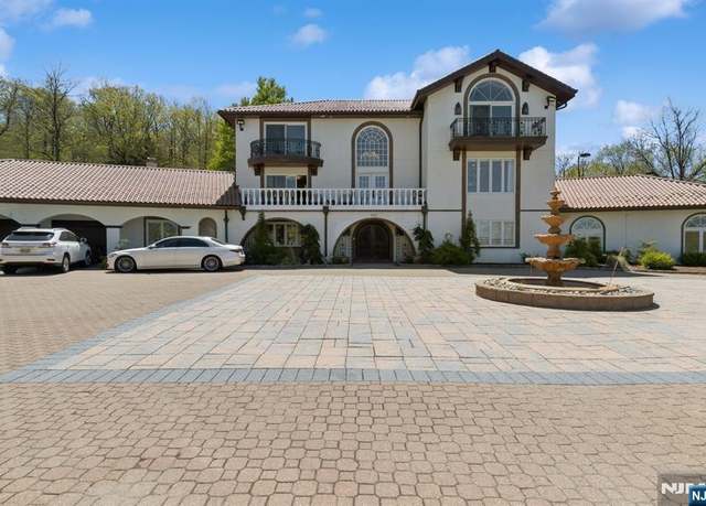 Property at 912 Cherokee Ln, Franklin Lakes, NJ 07417, 8 beds, 5.5 baths