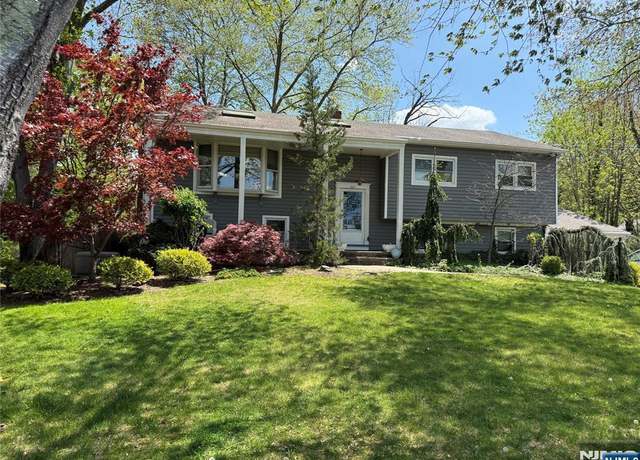 Property at 500 Fordham Pl, Paramus, NJ 07652, 4 beds, 3.5 baths