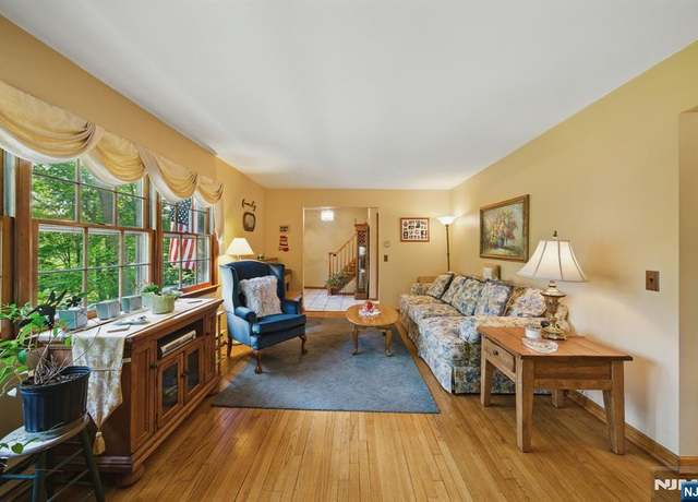 Property at 23 Glenwood Dr, Montville Township, NJ 07045, 4 beds, 2.5 baths