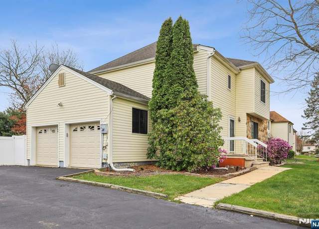 Property at 6 Schindler Dr, Old Bridge, NJ 08857, 3 beds, 2.5 baths