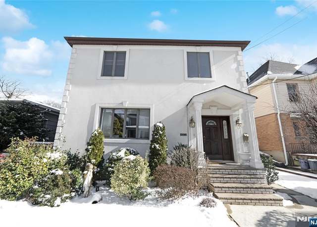 Property at 1098 Edgewood Ln, Fort Lee, NJ 07024, 5 beds, 3 baths