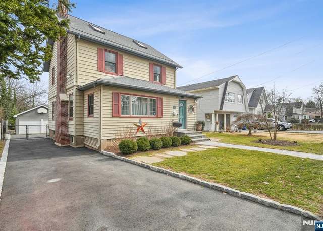 Property at 105 Grove Ave, Verona, NJ 07044, 5 beds, 2.5 baths