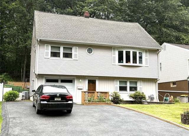Property at 158 Woodhaven Dr, Wayne, NJ 07470, 4 beds, 1.5 baths