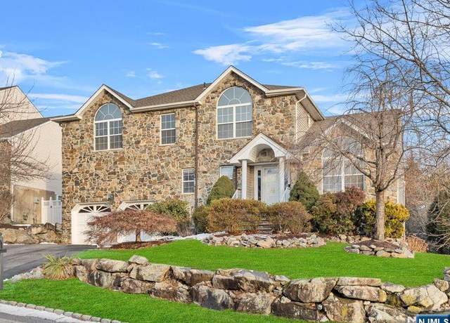 Property at 30 Elinora Dr, Wanaque, NJ 07465, 4 beds, 3.5 baths